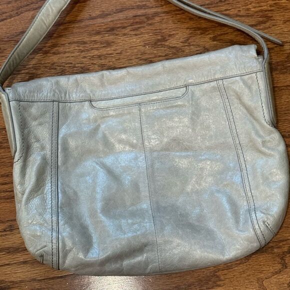EUC Hobo International Cloud Gray Crossbody Messenger Bag - Picture 4 of 7